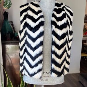 SPI 25 Black and White Zip Front Rabbit Fur Vest S